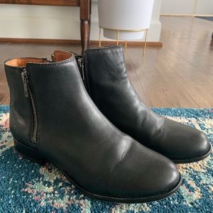 Frye double zip black bootie Carly